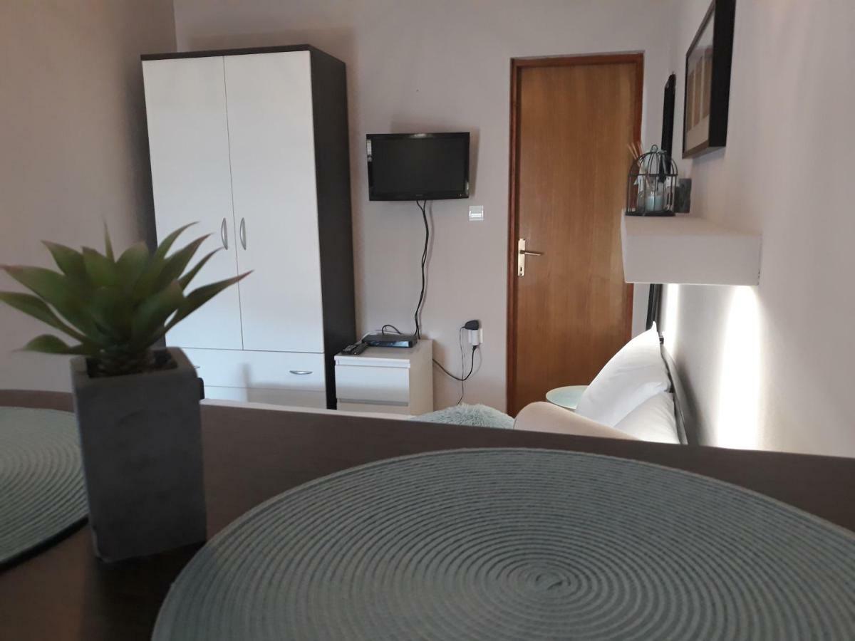 Apartmani Diana 비오그라드나모루 외부 사진