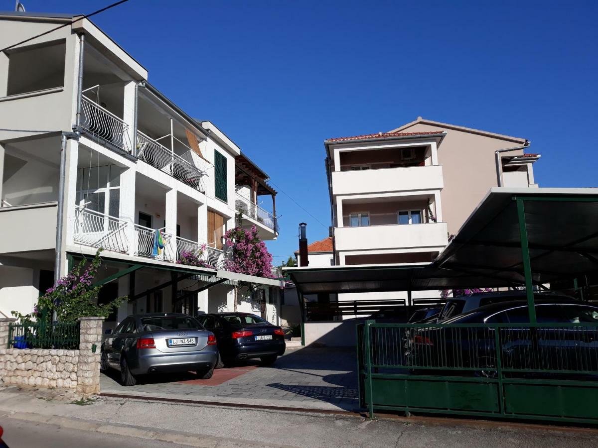Apartmani Diana 비오그라드나모루 외부 사진