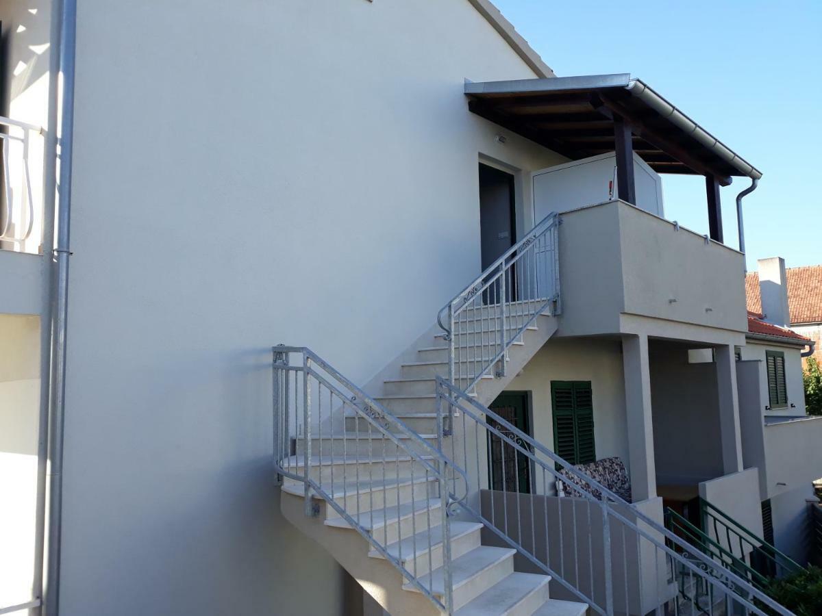 Apartmani Diana 비오그라드나모루 외부 사진