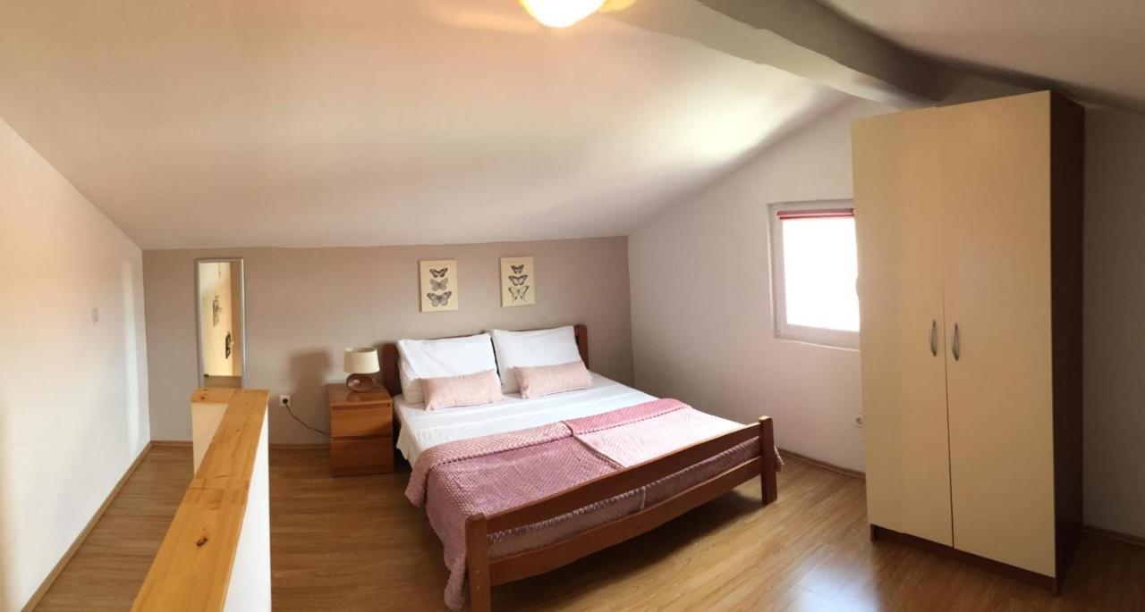 Apartmani Diana 비오그라드나모루 외부 사진